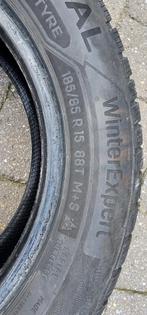 4 pneus hiver tres peu servis 185/65 R15, Enlèvement, Utilisé