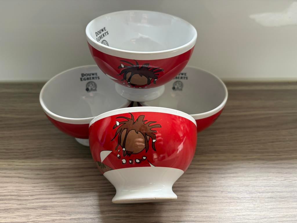 4 nieuwe tassen Douwe Egberts, Ophalen, Zo goed als nieuw