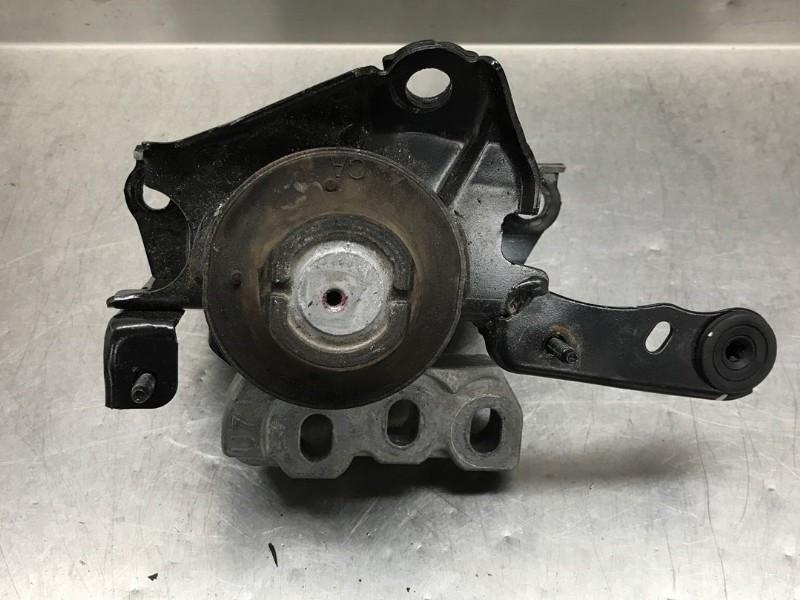 SUPPORT BOITE DE VITESSES ABS Yaris IV (P21 / PA1 / PH1), Autos : Pièces & Accessoires, Suspension & Châssis, Toyota, Utilisé