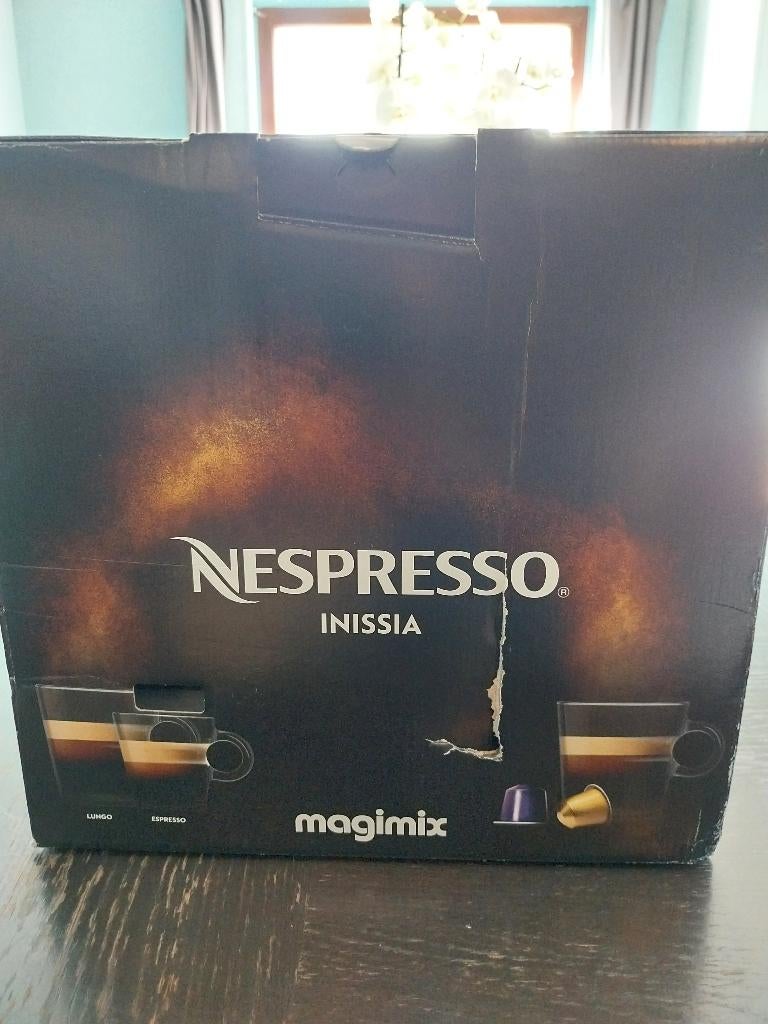 Nespresso inissia, Elektronische apparatuur, Koffiezetapparaten, Ophalen, Koffiemachine, Zo goed als nieuw, 2 tot 4 kopjes
