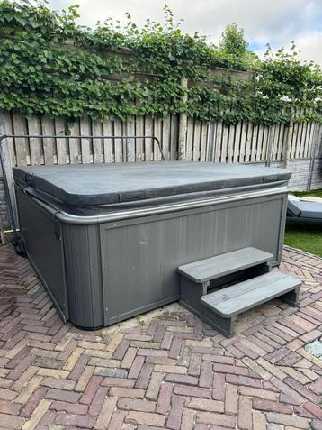 | 🫧NETTE DIAMONT JACUZZI ❗️| 🫧6 PERS ❗️|🫧INCL COVER! ❗️| beschikbaar voor biedingen