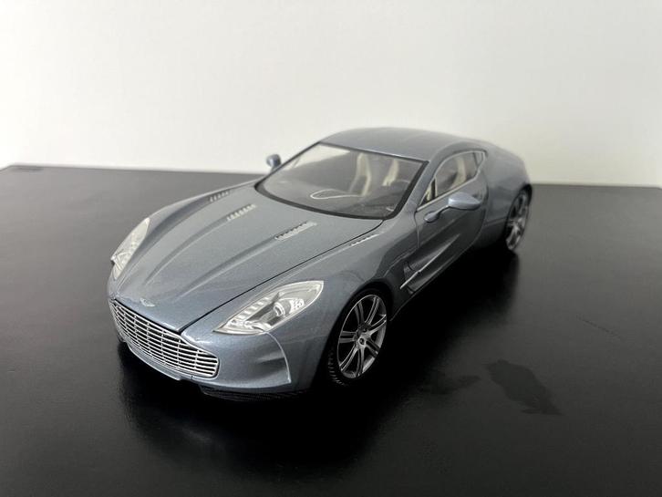 Aston Martin One-77, Hobby en Vrije tijd, Modelauto's | 1:18, Nieuw, Auto, Overige merken, Ophalen of Verzenden