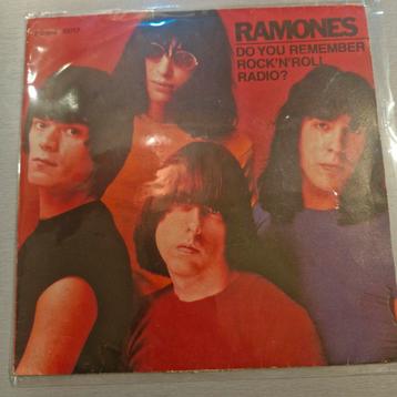 45t  The Ramones " Do You Remenber Rock 'n' Roll Radio ? beschikbaar voor biedingen