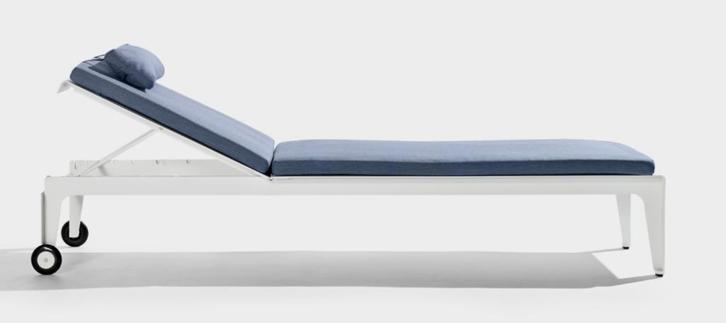 tribu 2 zeer mooie ligbedden met ligkussens, Jardin & Terrasse, Chaises longues, Réglable, Mobile, Enlèvement