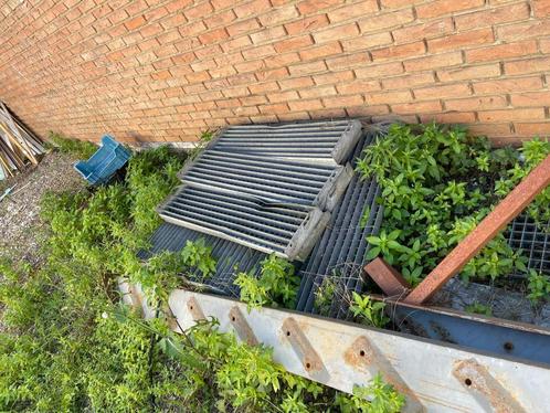 Sandwichpanelen en grote gegalvaniseerde trap, Doe-het-zelf en Bouw, Ladders en Trappen, Gebruikt, Trap, 4 meter of meer, Ophalen of Verzenden