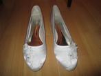 nieuwe witte trouwschoenen maat 43 platte hak, Wit, Overige typen, Nieuw, Ophalen of Verzenden