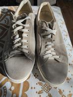GRIJZE SUÈDE SNEAKERS VOOR HEREN, Ophalen of Verzenden, Gebruikt, Schoenen