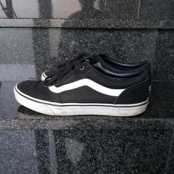 Vans maat 42,5  beschikbaar voor biedingen