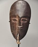 Masque de passeport, LENGOLA, SONGOLA, RD Congo, 1930-40, Enlèvement ou Envoi