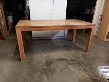 Tafel teak beschikbaar voor biedingen