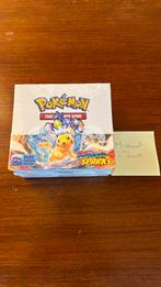 Surging Sparks Sealed booster box, Ophalen of Verzenden, Nieuw, Boosterbox, Foil