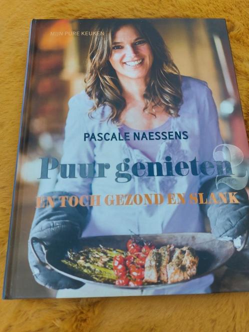 Pascale Naessens - 2, Livres, Livres de cuisine, Comme neuf, Enlèvement ou Envoi