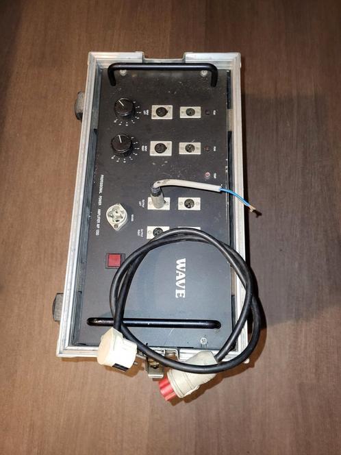 WAVE Professionele Vermogensversterker in Flightcase, Muziek en Instrumenten, Dj-sets en Draaitafels, Zo goed als nieuw, Ophalen of Verzenden