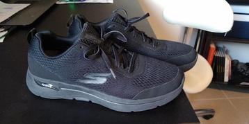 Skechers schoenen bijna nieuw beschikbaar voor biedingen