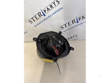 Kachel Ventilatiemotor van een Mercedes E-Klasse beschikbaar voor biedingen