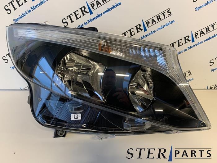 Phare droit d'un Mercedes Vito, Autos : Pièces & Accessoires, Éclairage, Mercedes-Benz, Neuf, 12 mois de garantie, Enlèvement ou Envoi