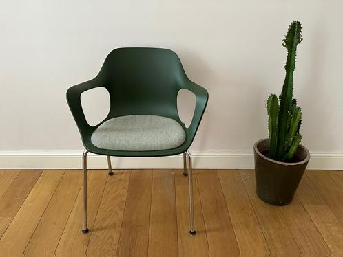 Fauteuil VitraHal RE, Maison & Meubles, Fauteuils, Comme neuf, Synthétique, Métal, 50 à 75 cm, Moins de 75 cm, Enlèvement ou Envoi