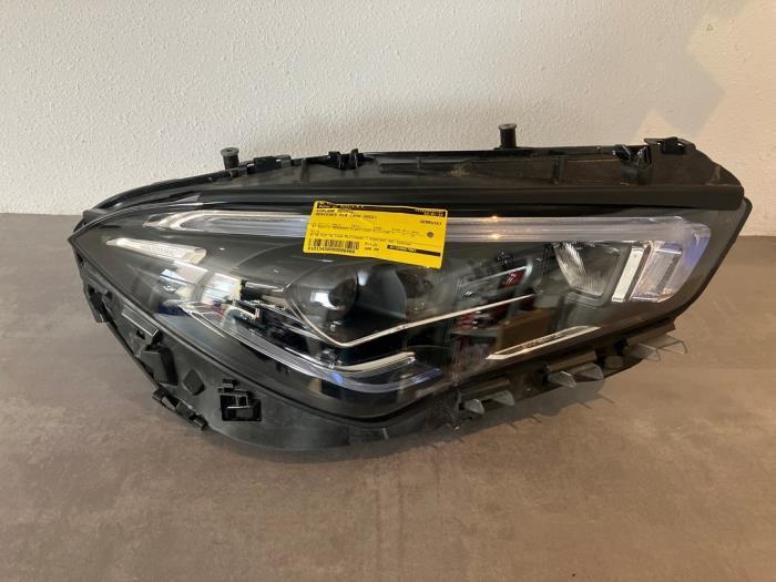 Koplamp rechts van een Mercedes CLA, Auto-onderdelen, Verlichting, Mercedes-Benz, Gebruikt, 3 maanden garantie, Ophalen of Verzenden