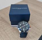 Horloge Tommy Hilfiger met orginele doos, Handtassen en Accessoires, Horloges | Heren, Ophalen