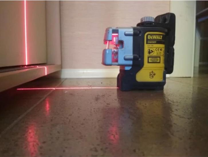 DeWalt kruis lijnlaser kruislijnlaser met 3 stralen, Doe-het-zelf en Bouw, Meetapparatuur, Zo goed als nieuw, Ophalen