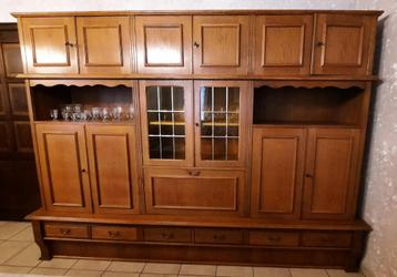 Vintage livingkast beschikbaar voor biedingen