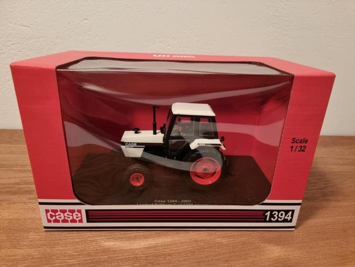 Case 1394 2wd Universal Hobbies, Hobby en Vrije tijd, Modelauto's | 1:32, Nieuw, Tractor of Landbouw, Universal Hobbies, Ophalen of Verzenden