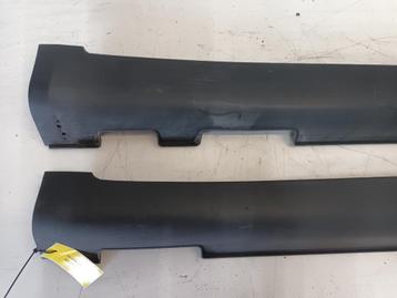 SIDESKIRT SET Kia Niro I (DE) (01-2016/08-2022) beschikbaar voor biedingen