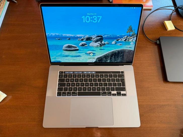 Apple MacBook Pro 16” 2.4Ghz 8-core Intel i9, 64Gb, 2TB SSD, Computers en Software, Apple Macbooks, Zo goed als nieuw, MacBook