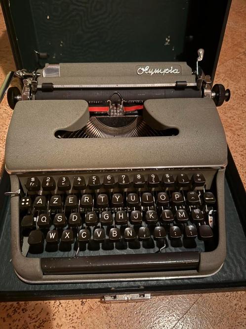 Antieke Olympia SM3 typemachine uit de jaren ‘50, Diversen, Typemachines, Zo goed als nieuw, Ophalen
