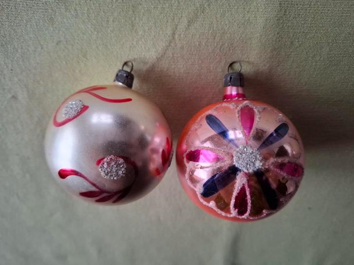 Roze / wit / zilver antieke vintage kerstballen €6 / stuk, Diversen, Kerst, Zo goed als nieuw, Ophalen of Verzenden