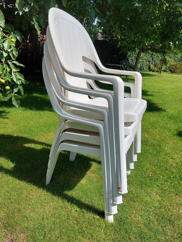 Tuinstoelen, merk Grosfillex.  beschikbaar voor biedingen