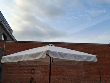 Parasol beschikbaar voor biedingen