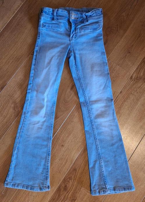 H&M lichtblauwe bootleg jeans 128, Enfants & Bébés, Vêtements enfant | Taille 128, Utilisé, Fille, Pantalon, Enlèvement ou Envoi