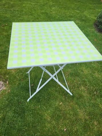 Inklapbare bistrotafel - vierkante tafel 70x 70 beschikbaar voor biedingen
