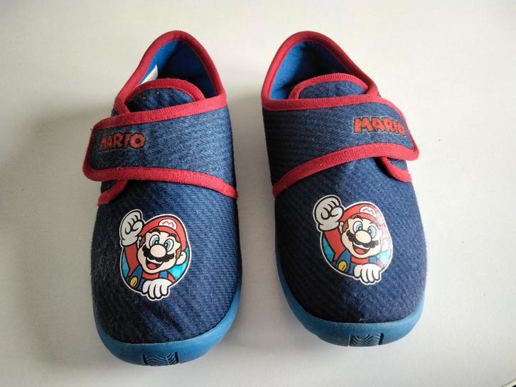 Pantoufles enfants MARIO Nintendo 2022 / Pt. 31-32, Enfants & Bébés, Vêtements enfant | Chaussures & Chaussettes, Comme neuf, Garçon ou Fille