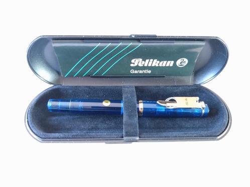 Pelikan M150 F-Nib Limited Edition (1994), Collections, Stylos, Neuf, Stylo, Autres marques, Avec boîte, Enlèvement ou Envoi