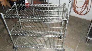 bijzettafel beschikbaar voor biedingen