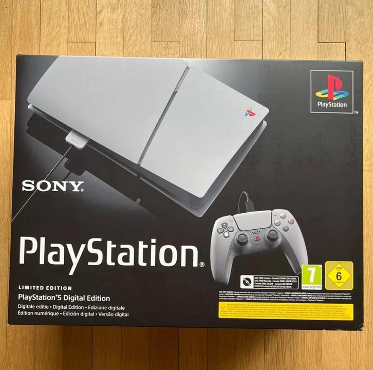 PS5 Collector gelimiteerde editie 30 jaar PS1, Games en Spelcomputers, Spelcomputers | Sony PlayStation 5, Nieuw, Playstation 5 Digital