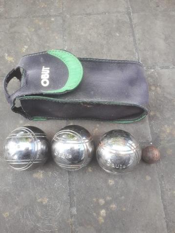 3 petanque ballen OBUT in draagtas met cochonnet beschikbaar voor biedingen
