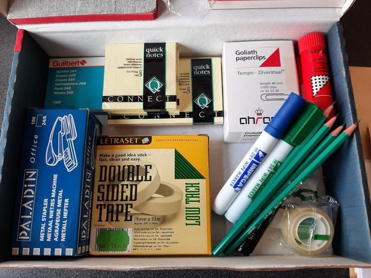 SET BUREAUBENODIGHEDEN VOOR SCHOOL OF THUIS, Hobby en Vrije tijd, Knutselen, Nieuw, Materiaal, Ophalen