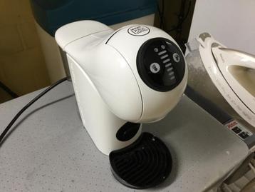 Dolce gusto genio s met 16 dozen capsules beschikbaar voor biedingen