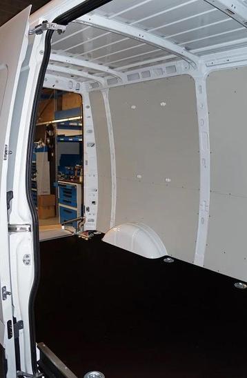 Iveco daily l3 h2 2012 laadvloer + wanden beschikbaar voor biedingen