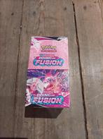 Demi display pokémon EB 8 Poing de fusion scellé 18 boosters, Hobby en Vrije tijd, Ophalen of Verzenden, Nieuw, Boosterbox
