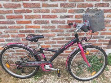 Vélo fille beschikbaar voor biedingen