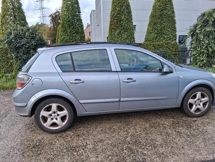 Opel Astra 1.6 Benzine 2008 - Euro 4 - toegelaten in LEZ., Auto's, Opel, Particulier, Astra, ABS, Airbags, Airconditioning, Boordcomputer