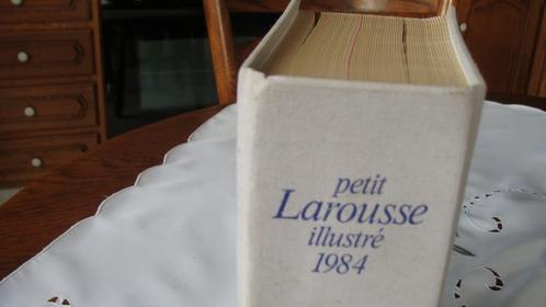 Petit Larousse  illustré 1984, vintage, Collections, Collections Autre, Comme neuf, Enlèvement ou Envoi