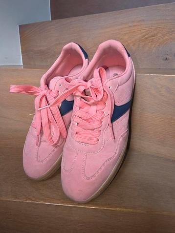 Roze sneakers maat 38 zo goed als nieuw! beschikbaar voor biedingen