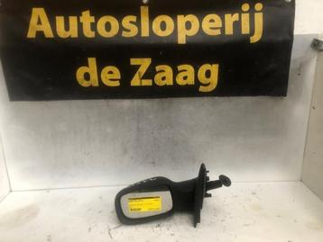 Buitenspiegel links van een Renault Clio beschikbaar voor biedingen