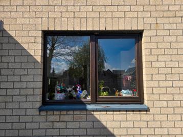 Houten raam dubbelglas beschikbaar voor biedingen