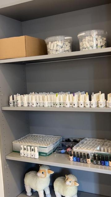 Gellak/buildergel beschikbaar voor biedingen